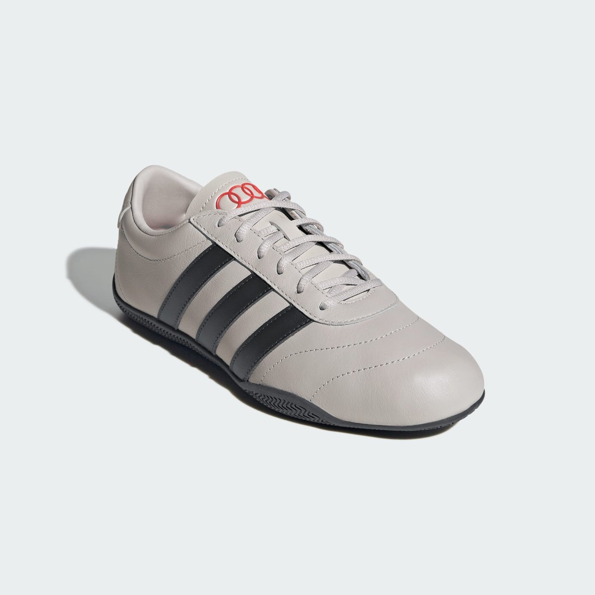 Chaussure Grand Court Lo Audi Revolut F1 Team Chaussure Grand Court Lo Audi Revolut F1 Team chalk pearl / utility black / hi-res red, ADIDAS SPORTSWEAR
