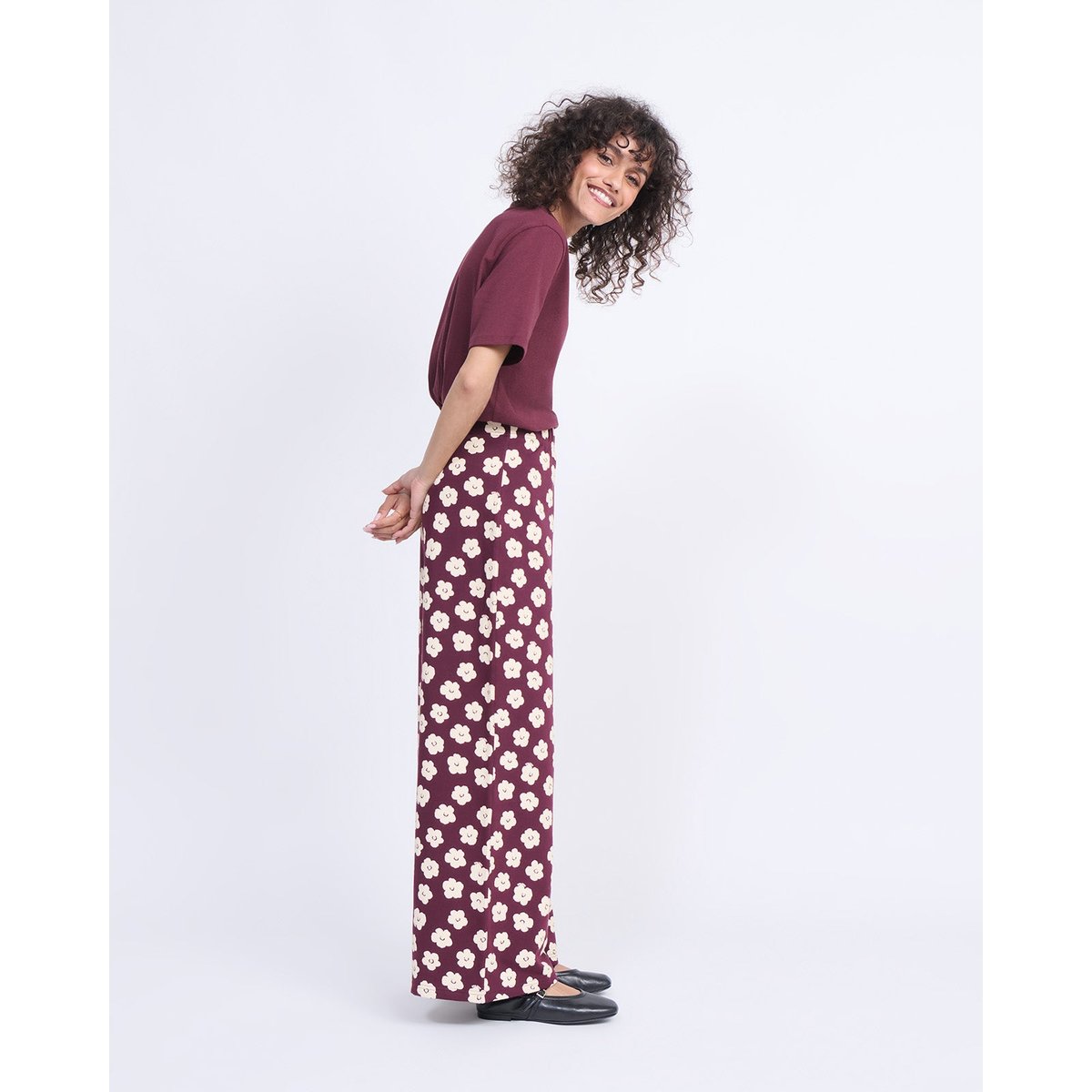 Pantalon en coton bio imprimé fleuri rouge merlot, EMOI EMOI