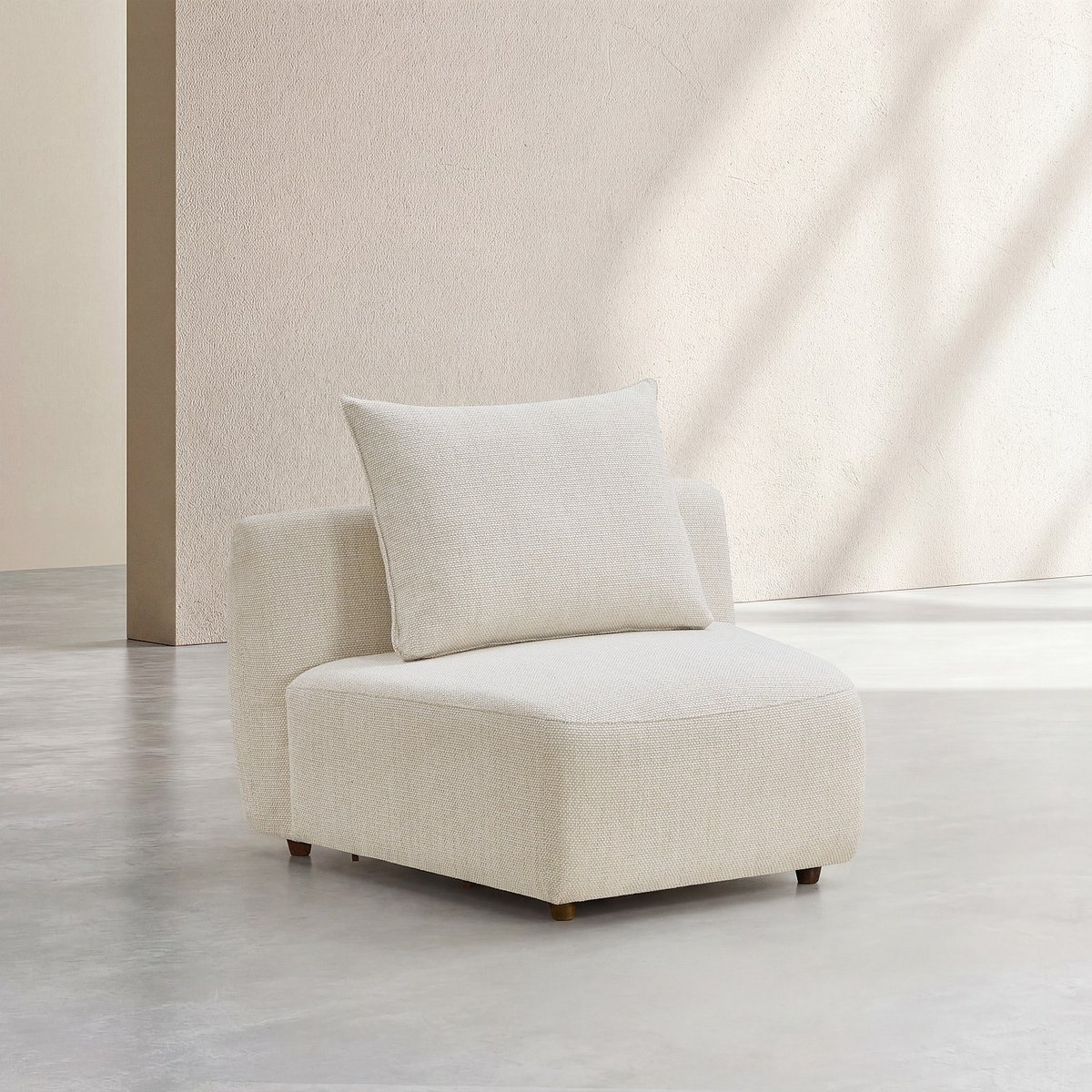 Chauffeuse en tissu garnie de plumes CAPRI beige, HABITAT