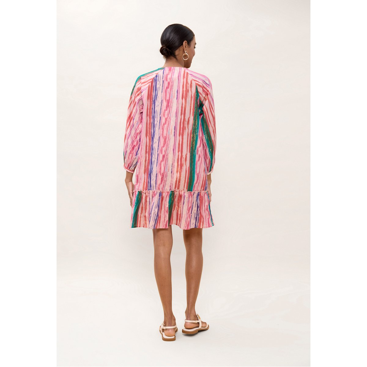 Robe courte à rayures multicolores et pompons rose clair, LOLA CASADEMUNT
