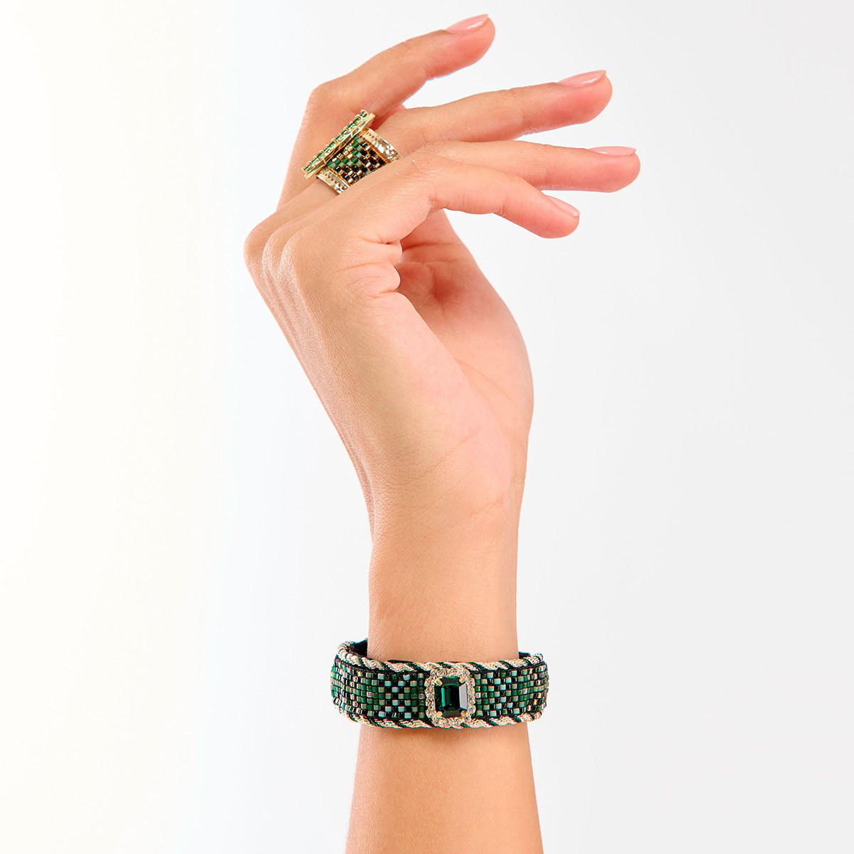 Bracelet réglable ruban velours et perles tissées SUZON vert, HIPANEMA