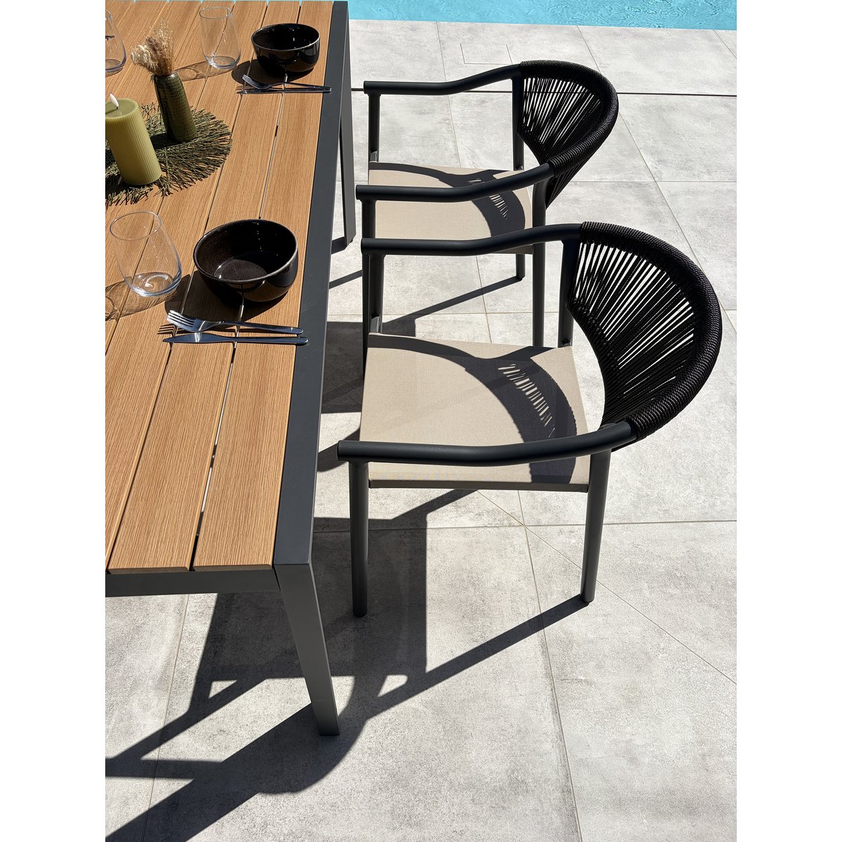 Ensemble repas de jardin 4 à 6 places en alu TONGA gris anthracite, DCB GARDEN