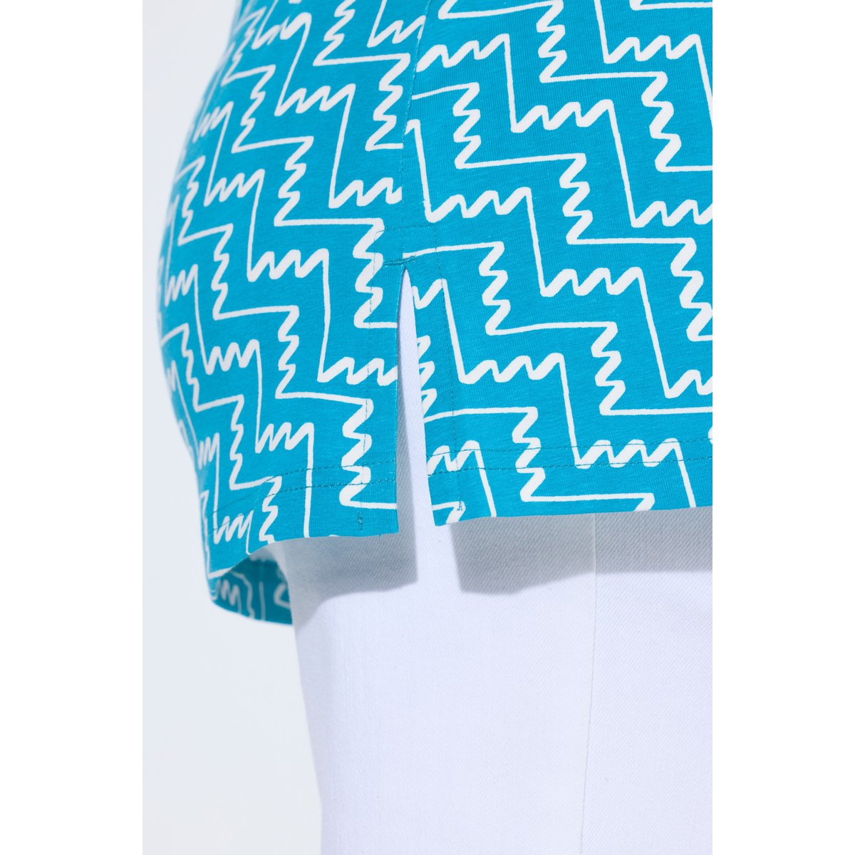 T-shirt à imprimé graphique. Col en V et aqua turquoise, ULLA POPKEN