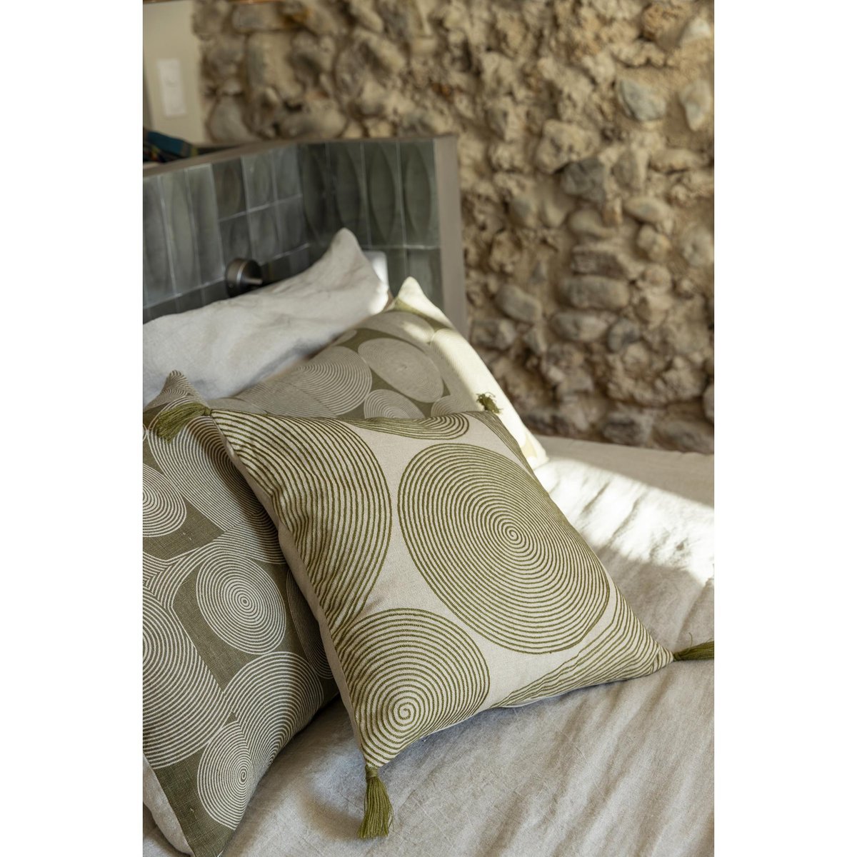 Coussin brodé Tito naturel, VIVARAISE