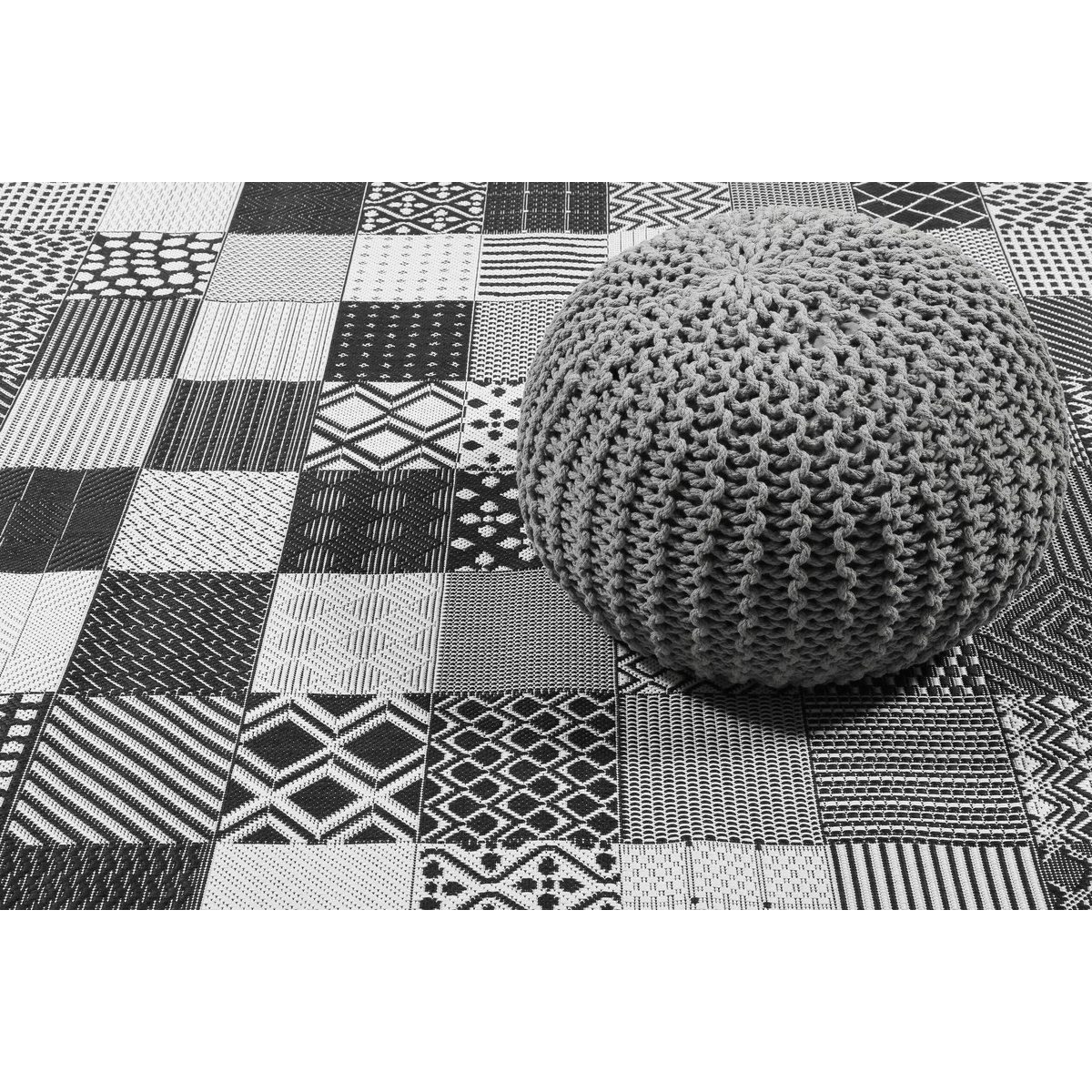 Tapis intérieur extérieur motif patchwork , IN & OUTDOOR CHESTER noir, ESPRIT