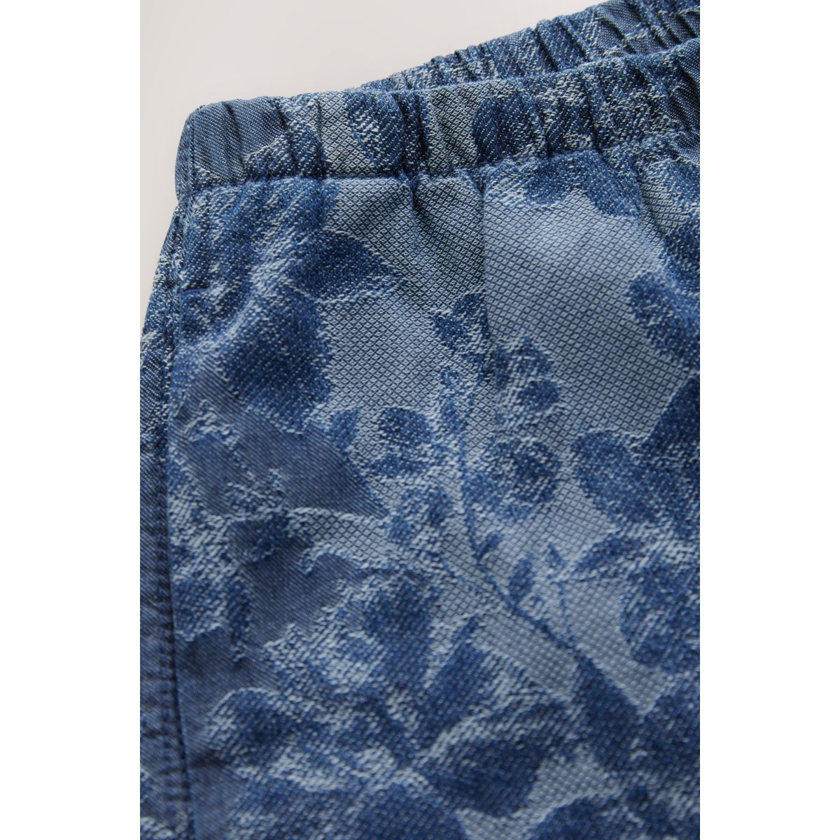 Short léger en jean à enfiler 100 % coton jacquard floral bleu, NEXT