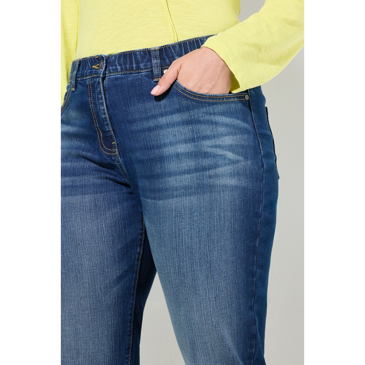 Jean boyfriend à 5 poches. Taille confortable bleu jean, ULLA POPKEN