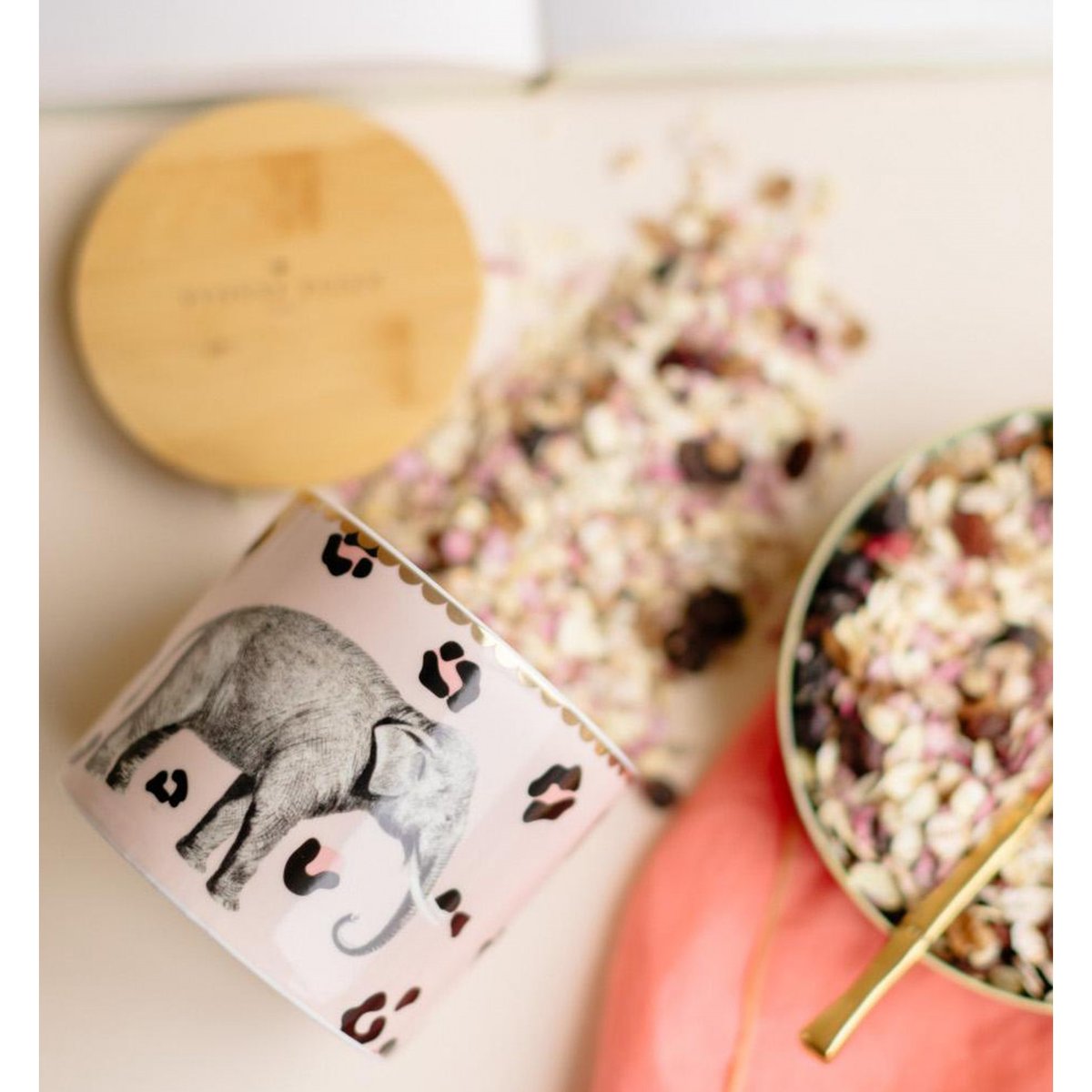 Pot Hermétique Elephant 9 cm multicolor , détails bords dorés, YVONNE ELLEN