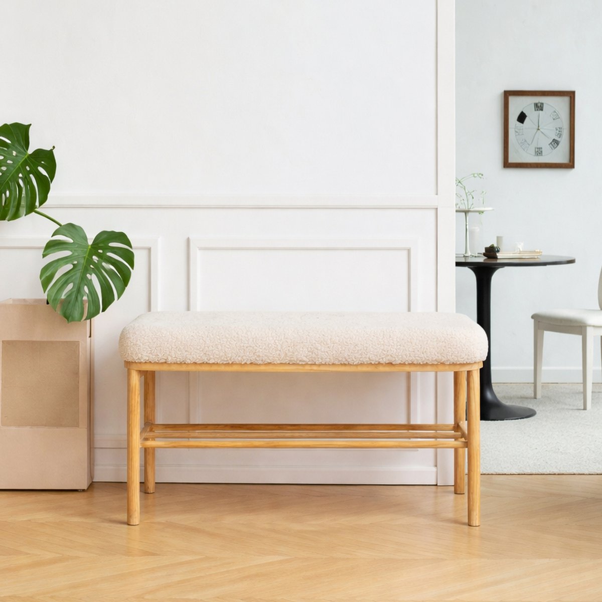 Banc en bois et bouclette, ASUGI blanc cassé, NORDLYS