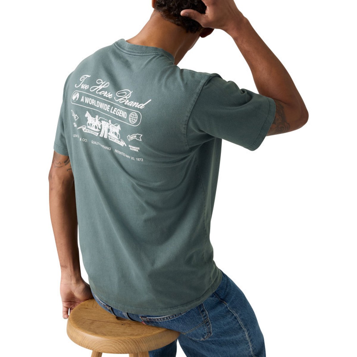 T-shirt en coton ardoise à coupe droite pourvu d'un col rond gris foncé, LEVI'S