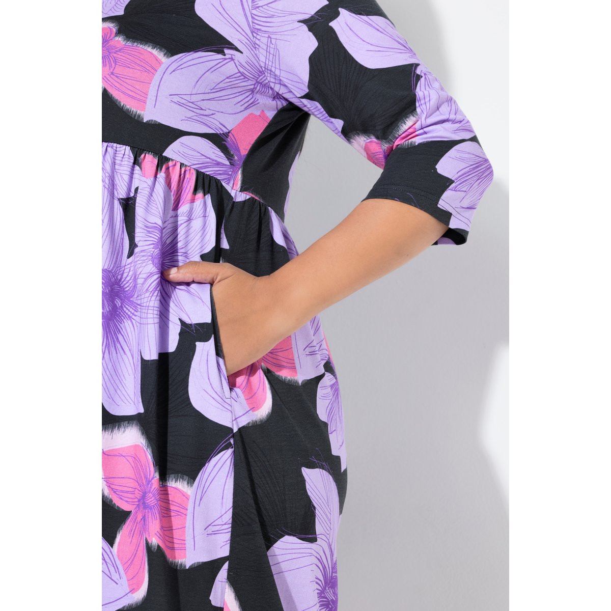 Robe maxi en jersey à fleurs, manches 3/4 noir, ULLA POPKEN