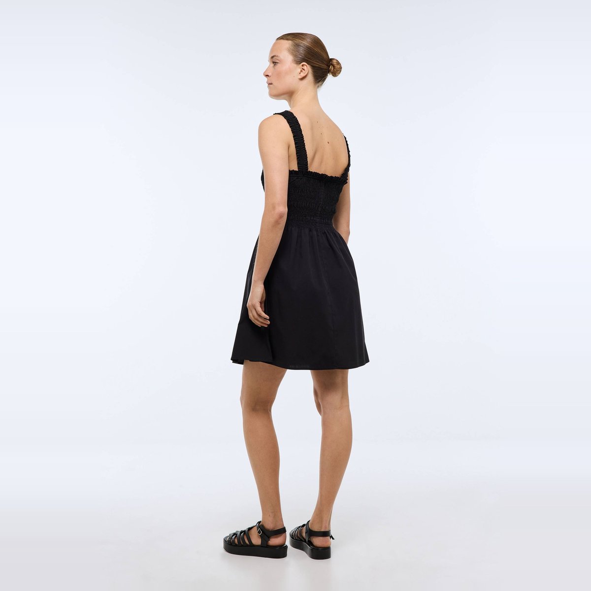 Robe courte smockée en coton BIO GOTS noir, MONOPRIX