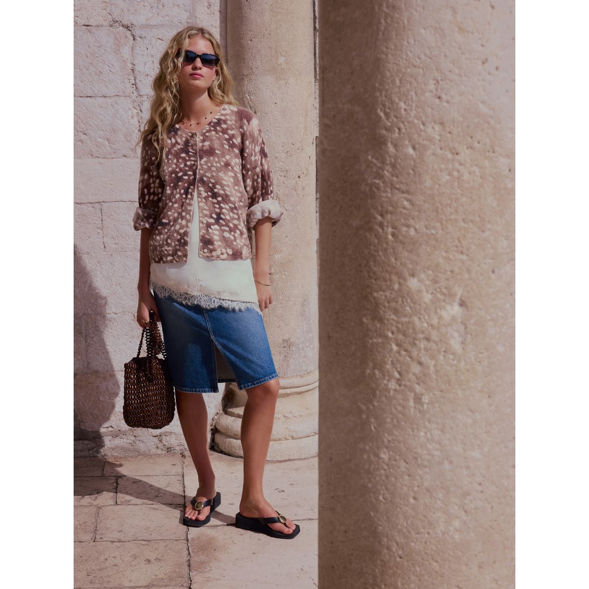 Jupe en denim longueur genou bleu moyen, NEXT
