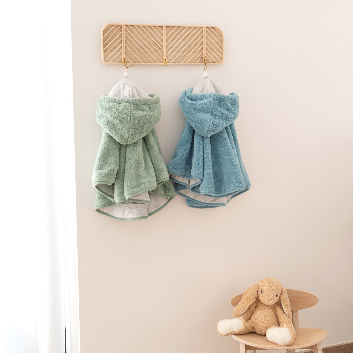 Poncho de voyage bébé pour siège auto - Moelleux douceur turquoise, BEMINI