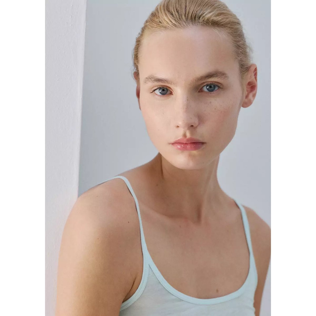 T-shirt micromodal bretelles bleu, MANGO