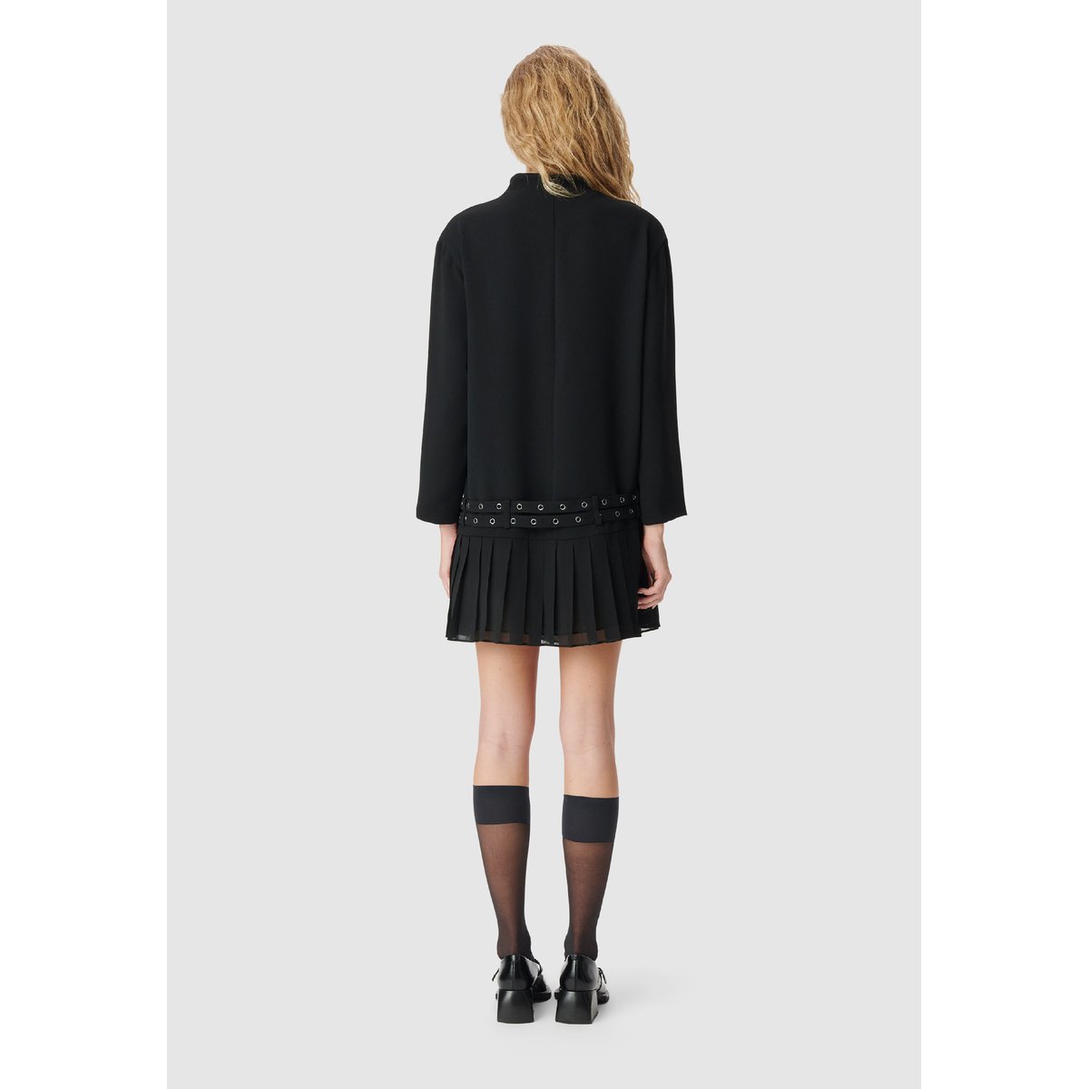 Robe courte plissée avec ceinture noir, IKKS