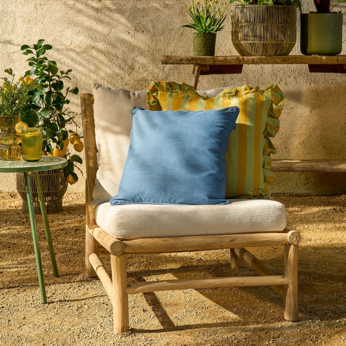 Coussin de jardin COMO bleu, MICA DECORATIONS