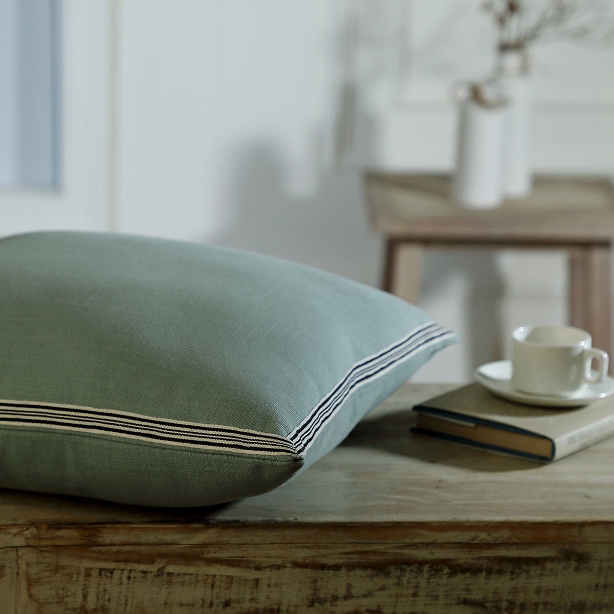 Coussin toile de coton VICTOR vert céladon, FEBRONIE