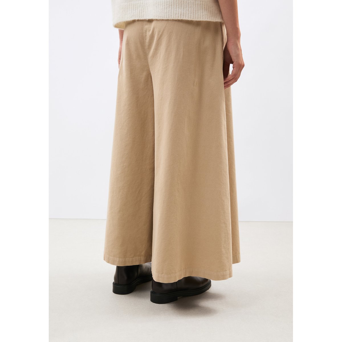 Pantalon jupe-culotte en velours côtelé sable, HUMILITY
