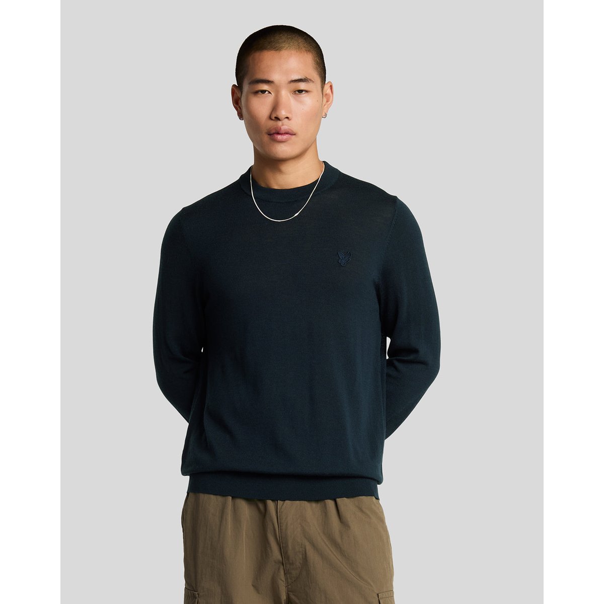 Pull en laine mérinos col rond bleu foncé marine, LYLE & SCOTT