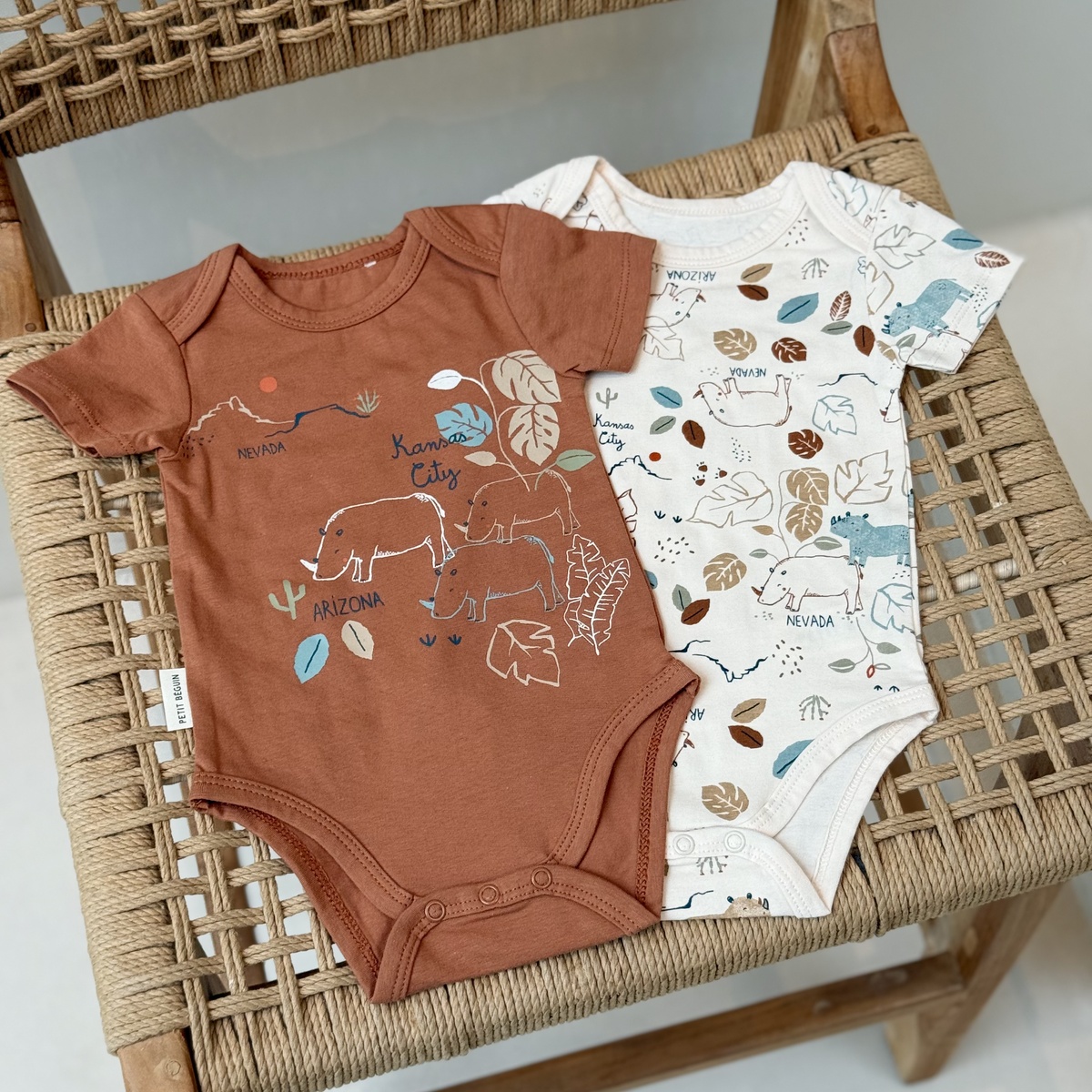 Lot de 2 bodies bébé manches courtes Kansas City camel, PETIT BEGUIN