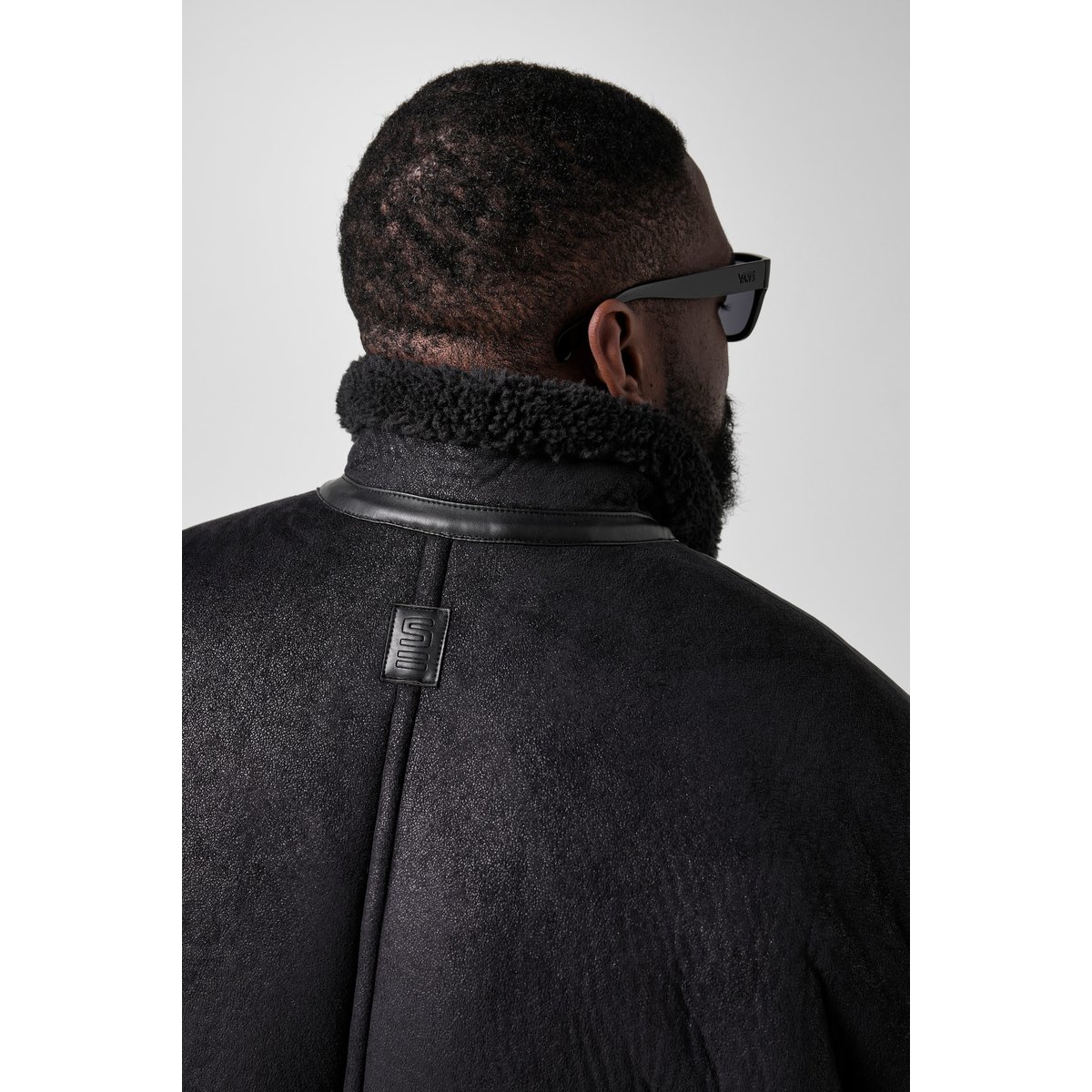 Veste végane aspect cuir noir, STHUGE