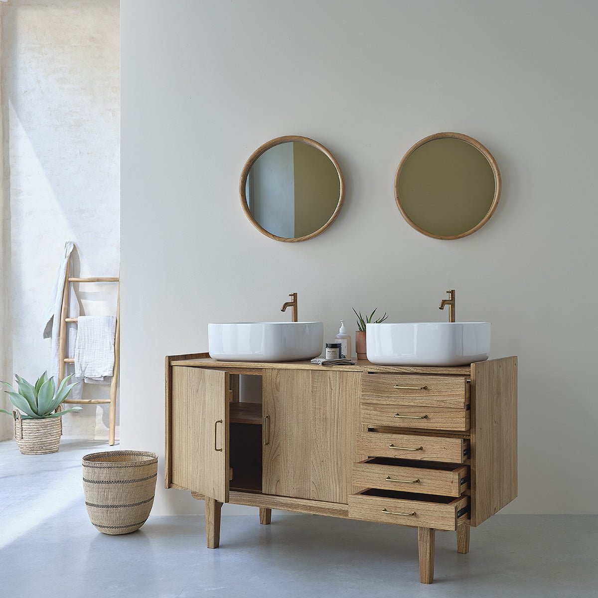 Meuble sous vasque en bois massif 135 cm FIFTIES naturel, BERAH GETAH