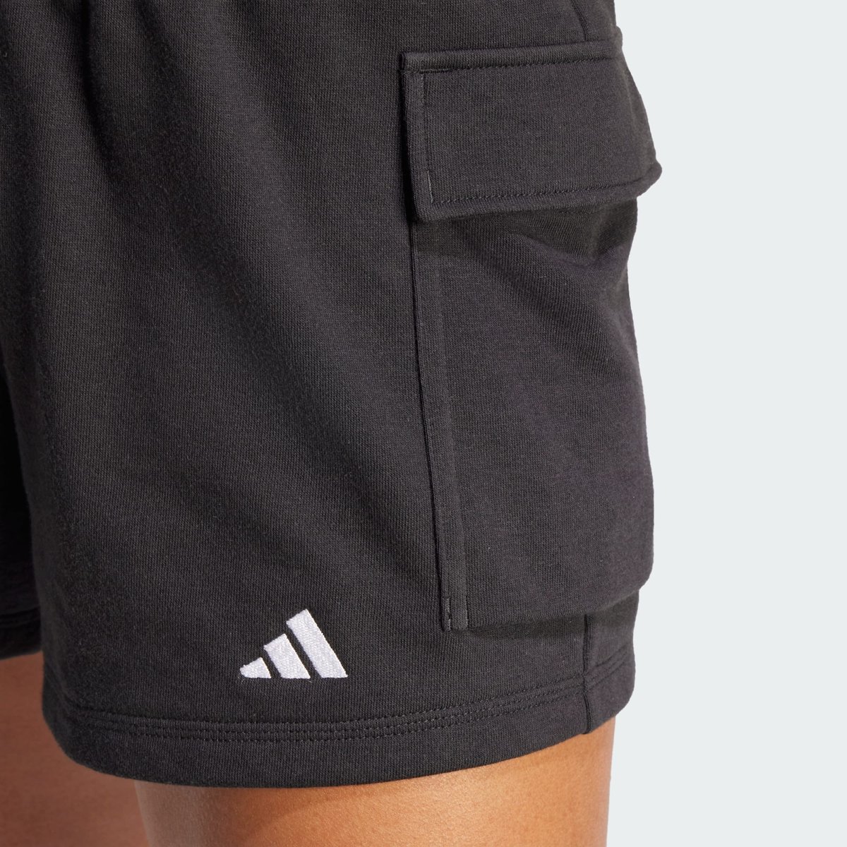 Short Cargo French Terry Petit Logo Essentials Short Cargo French Terry Petit Logo Essentials black / white, ADIDAS SPORTSWEAR
