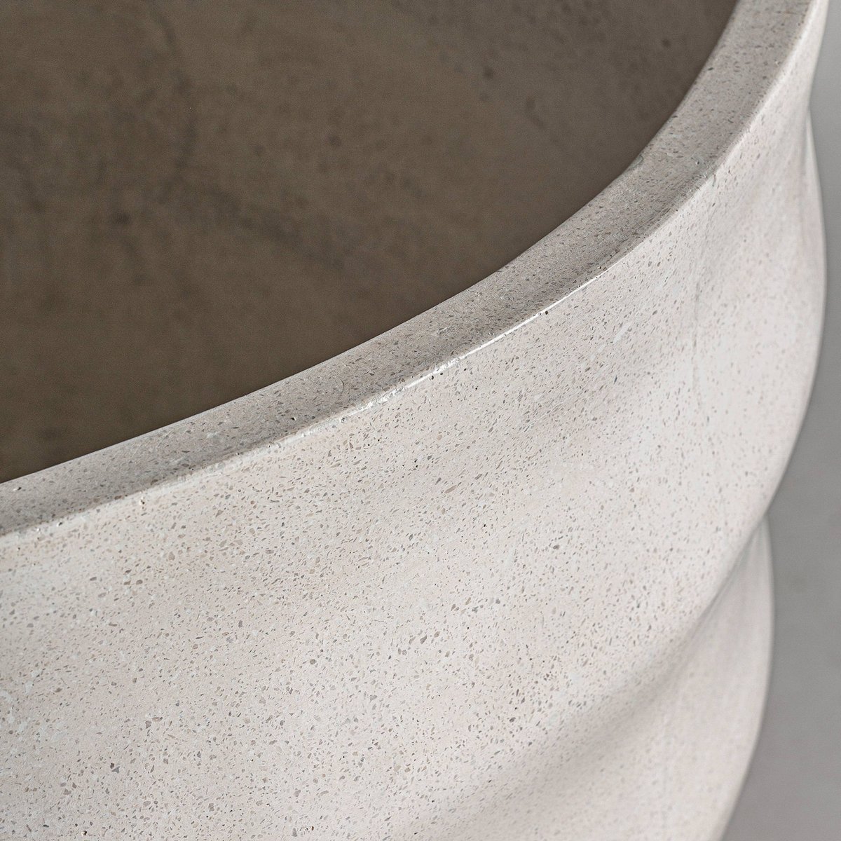 Vase amphore en terrazzo collection S.VASTO blanc moucheté, RECOLLECTION