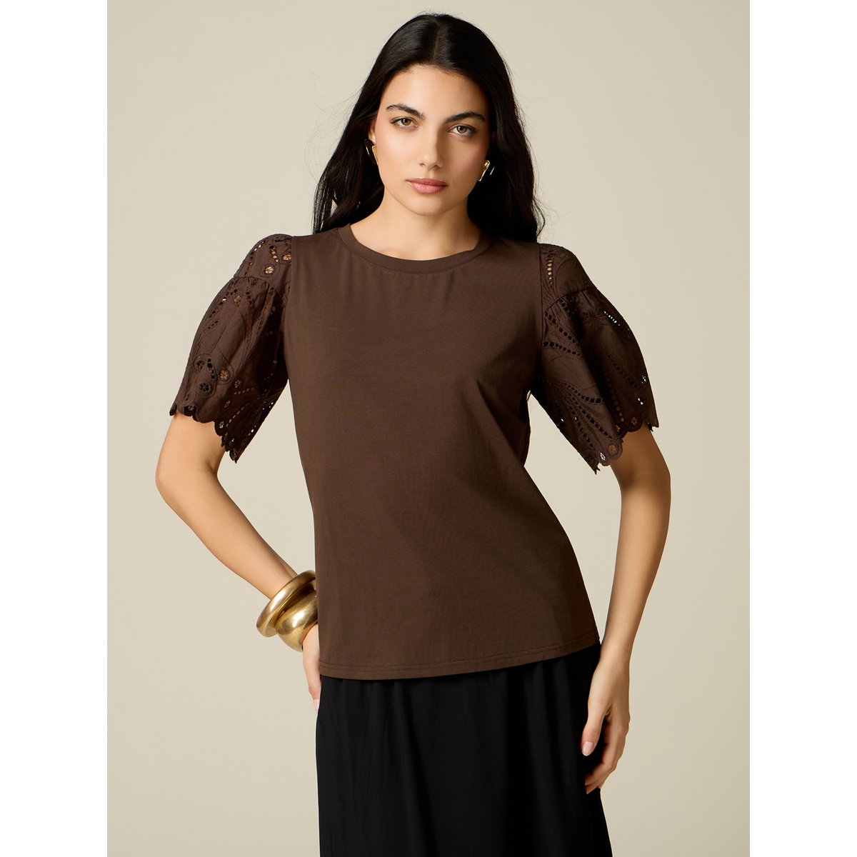 T-shirt avec manches en broderie anglaise marron, OLTRE