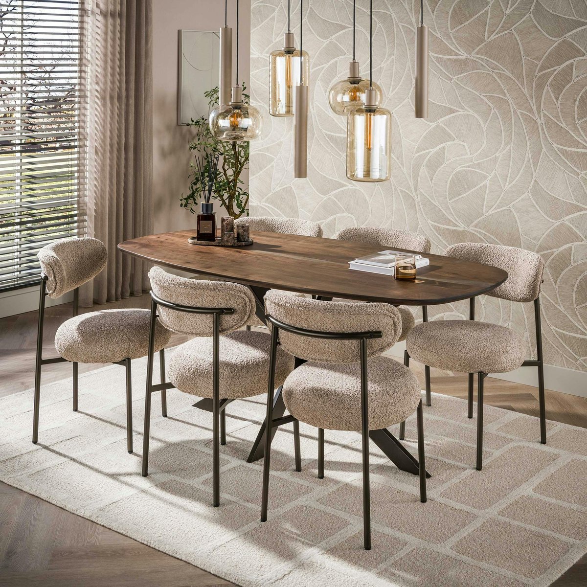 Table à manger bois d'acacia foncé bords arrondis 180 cm NAKO marron, PIER IMPORT