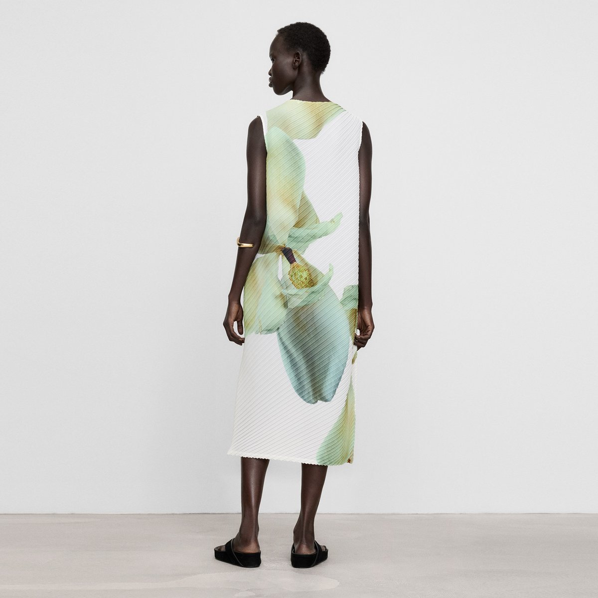 Robe à devant croisé et coupe ballon imprimé fleurs, ADOLFO DOMINGUEZ