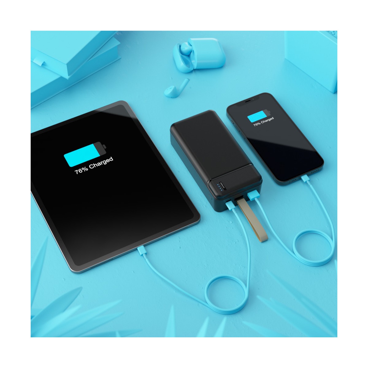 Batterie externe grande capacité 30 000 mAh TRAVEL noir, LIVOO