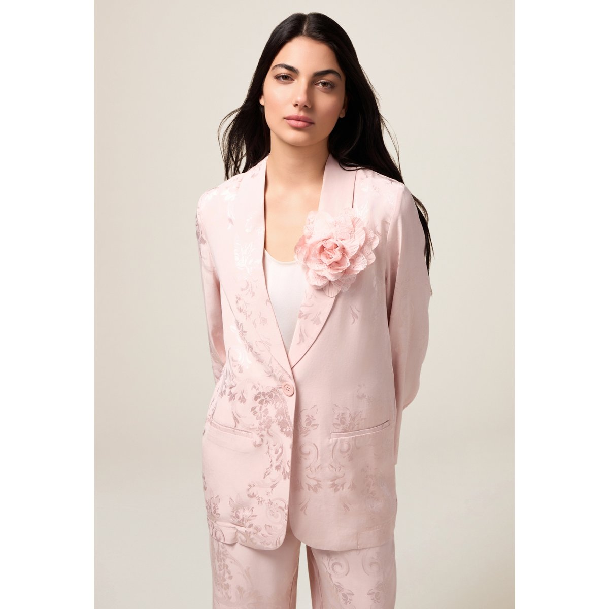 Blazer jacquard avec broche. rose, OLTRE