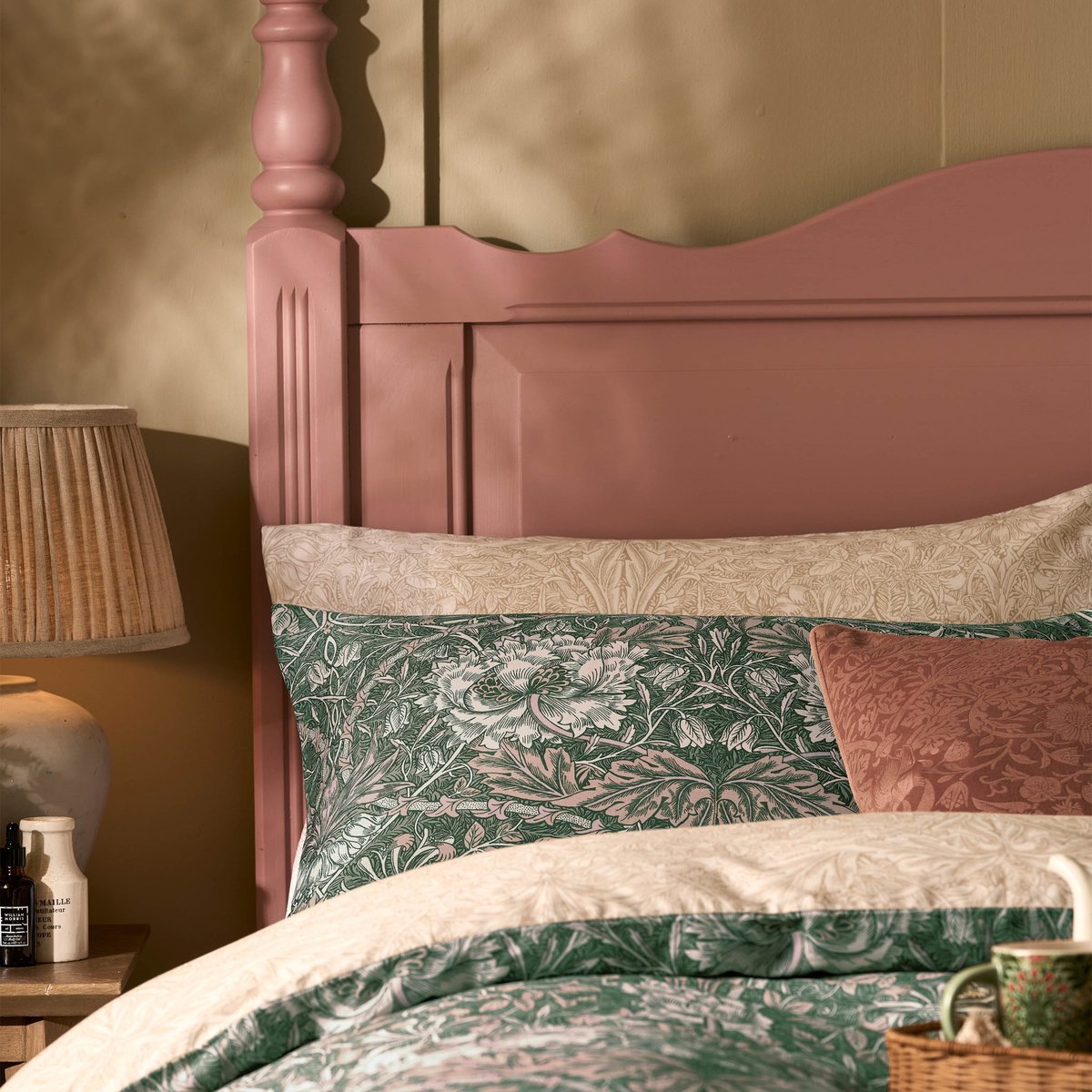 Parure de lit, housse de couette fleurie  + 2 taies pour lit en 140 Chèvrefeuille et tulipes vert, beige, WILLIAM MORRIS AT HOME