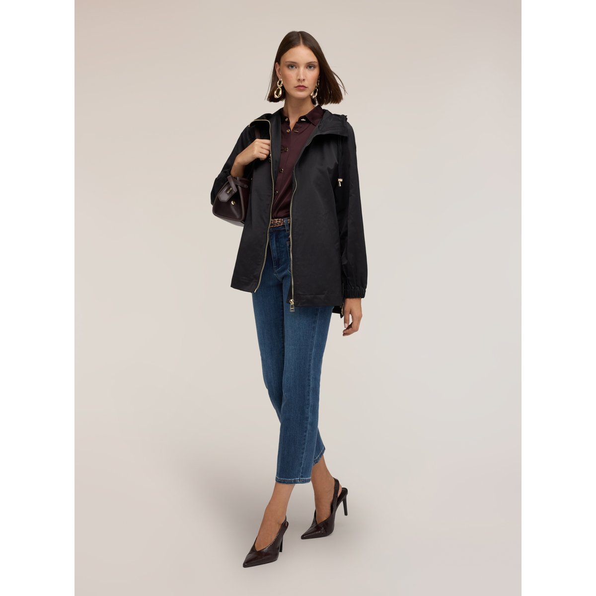 Parka à capuche noir, MOTIVI