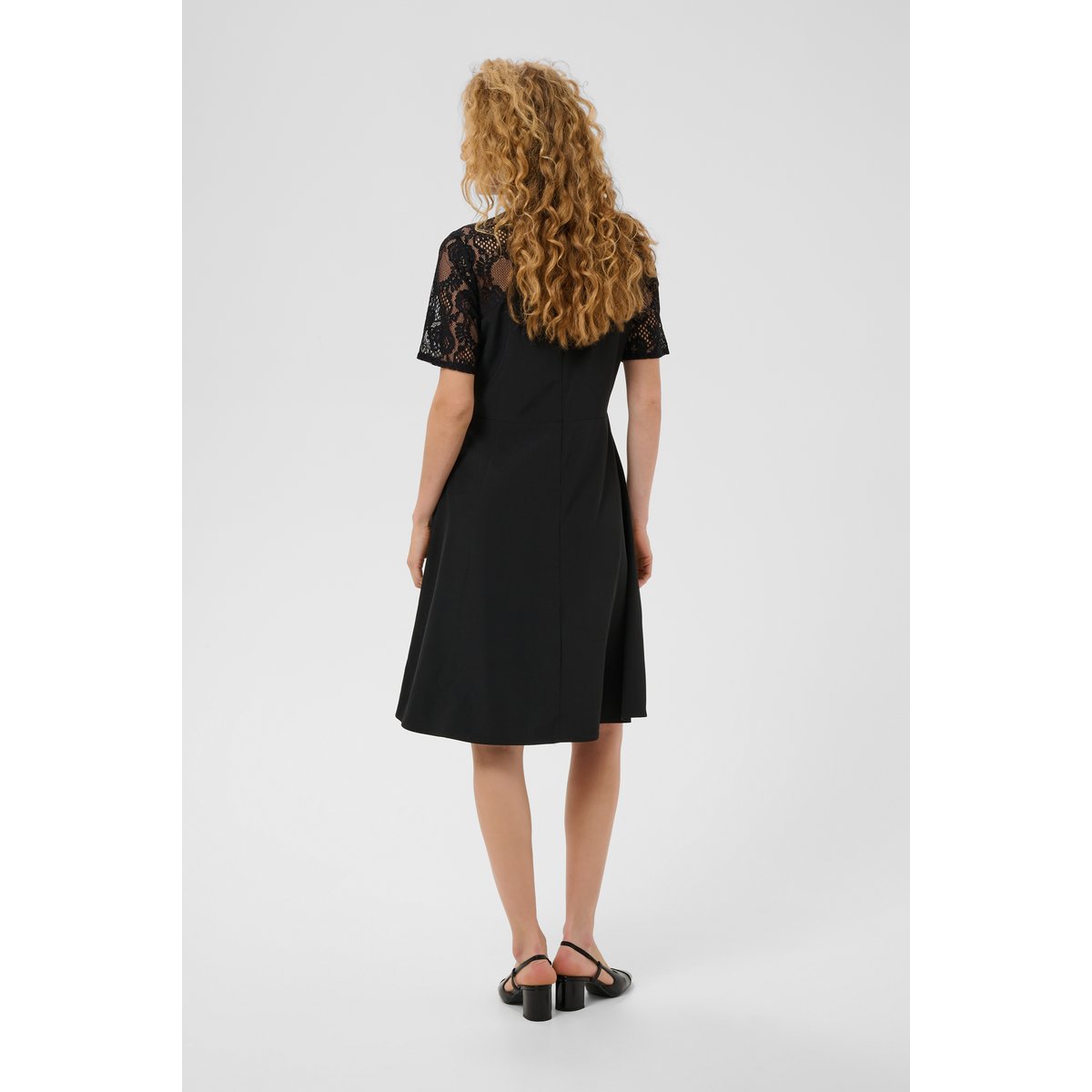 Robe noir, CULTURE