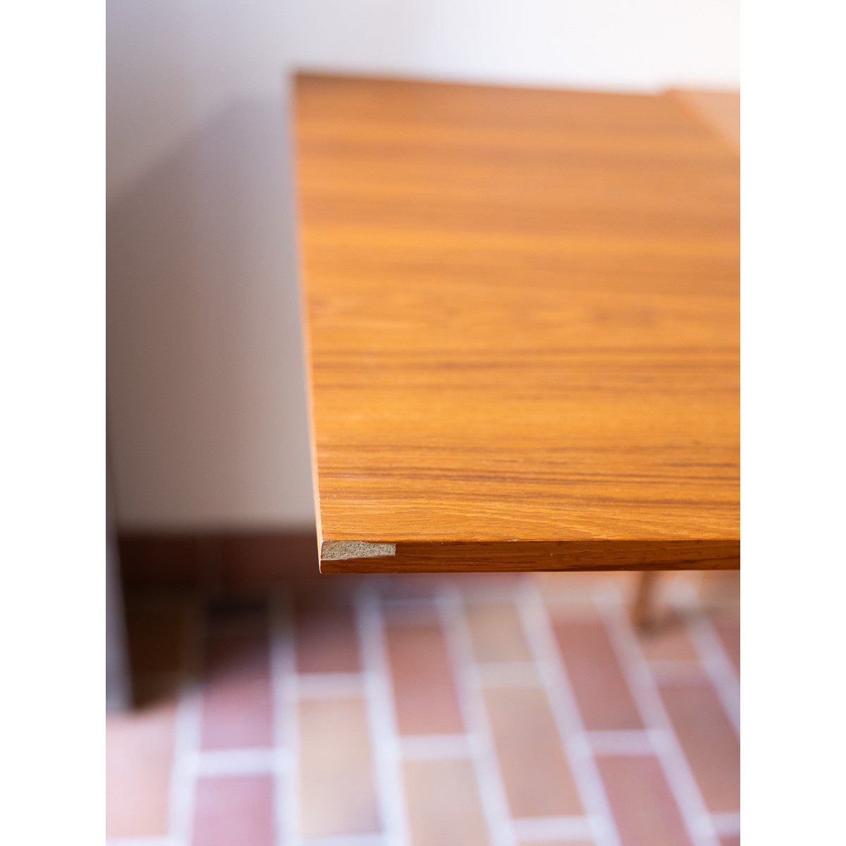 Table à manger scandinave Karla N°1251 - Bon état bois clair, DEBONGOUT