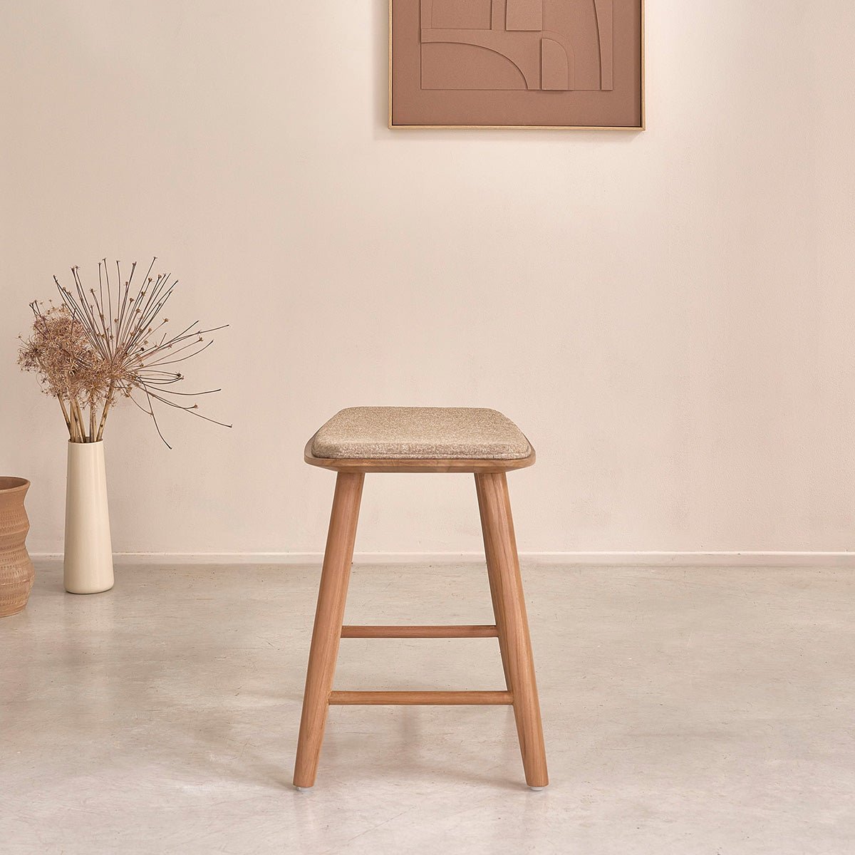 Tabouret en teck massif et velours AMBRE grege, BERAH GETAH