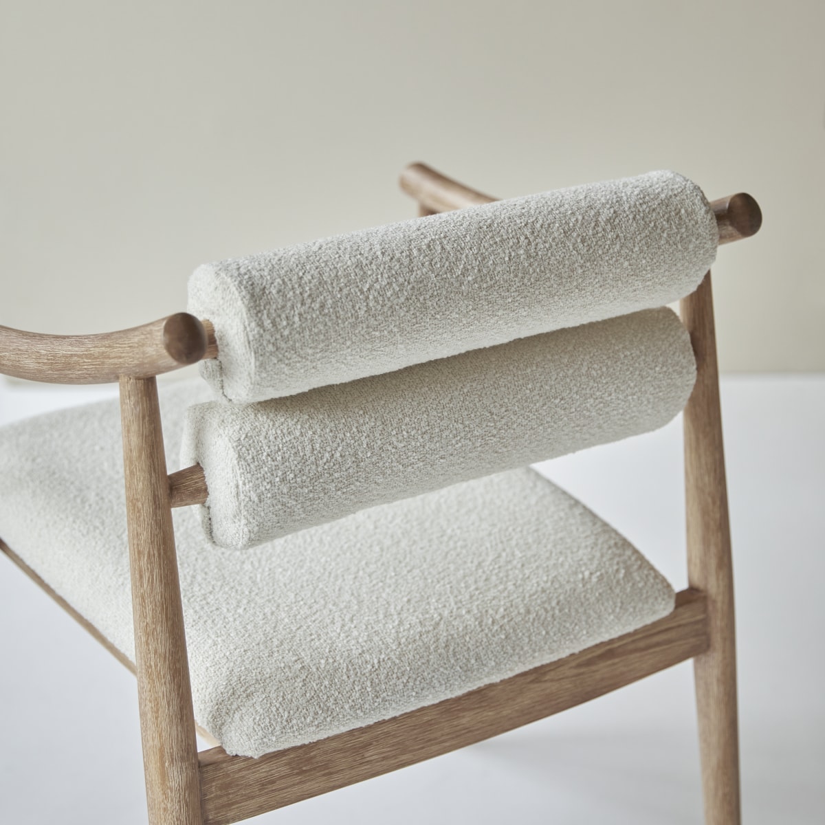 Fauteuil en Acacia massif, COLOMBE beige, TIKAMOON