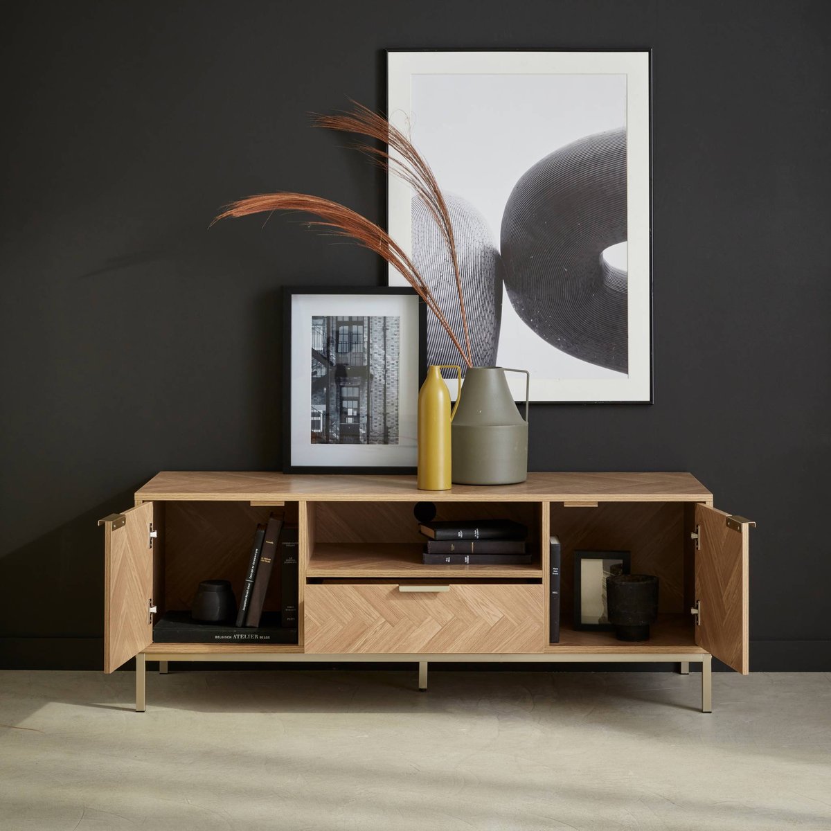 Meuble TV décor chevrons effet bois 2 portes 1 tiroir 120cm BUDAPEST naturel, SWEEEK