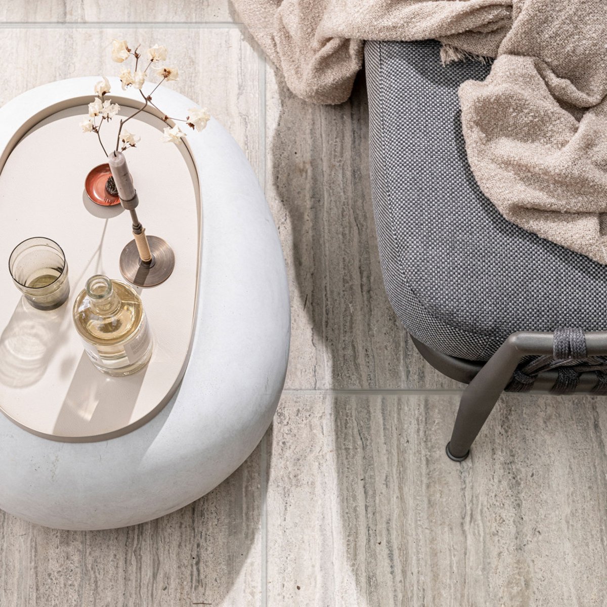 Table d'appoint en fibre d'argile PEBBLE blanc, VTWONEN