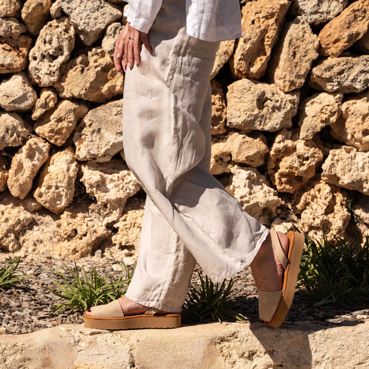 Sandales en cuir à plateforme AVARCA PLATJA beige, MINORQUINES