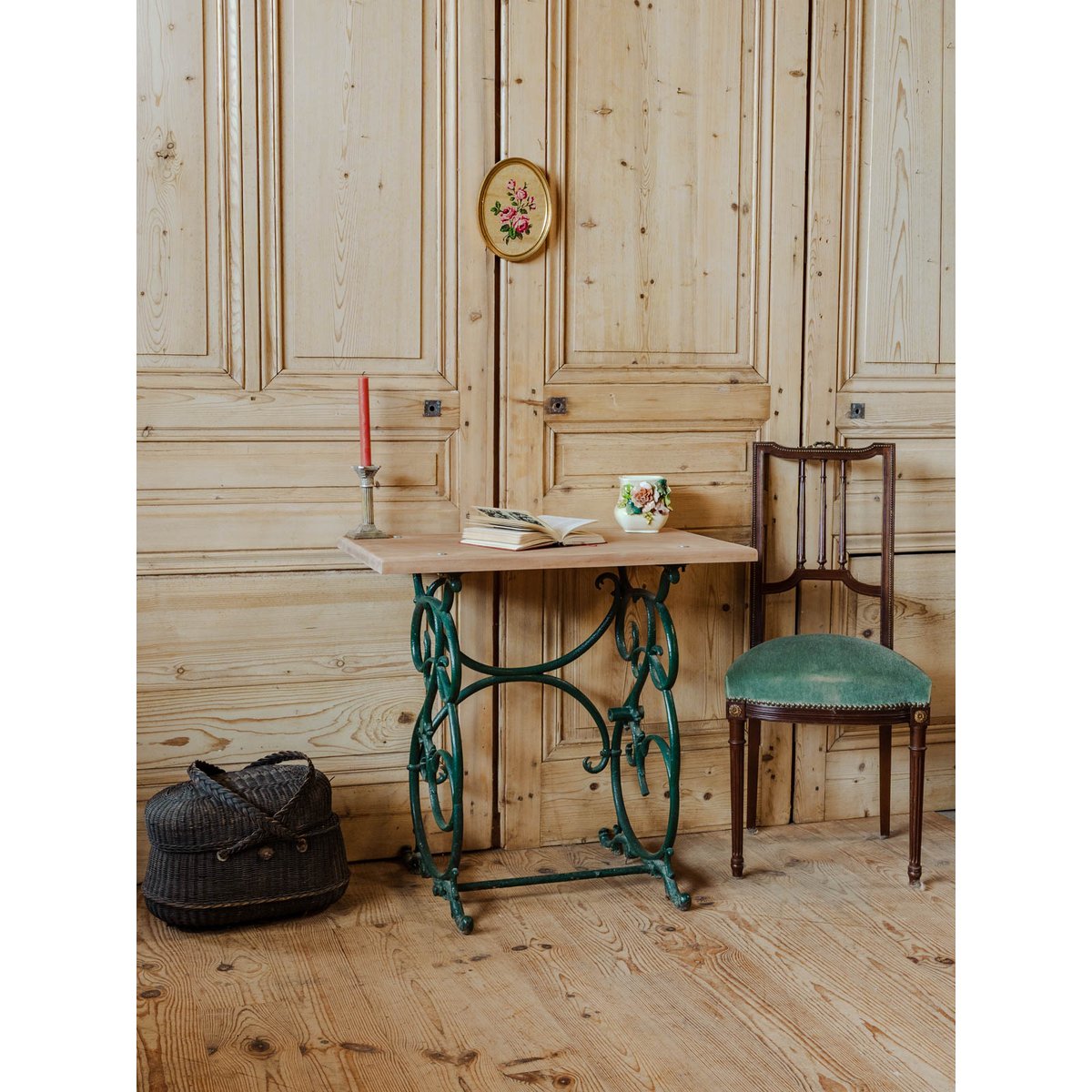 Table d'appoint en bois et fer vert Francine N°945 - Bon état vert, DEBONGOUT