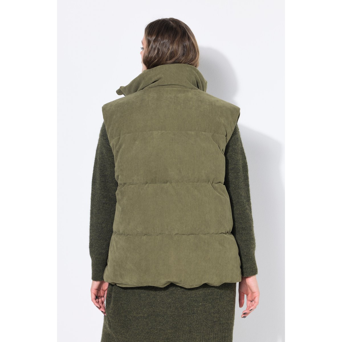 Gilet matelassé oversize en velours côtelé palmiers verts, STUDIO UNTOLD