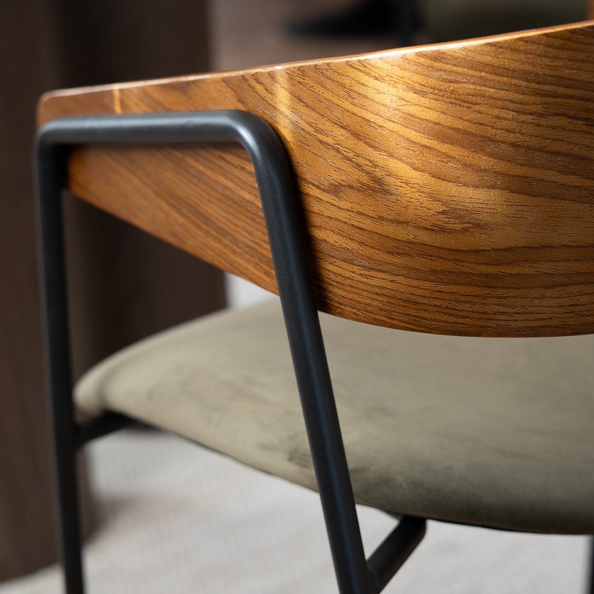Lot de 2 chaises en velours et bois de noyer - ESMÉE vert kaki, MAISON PAVANE