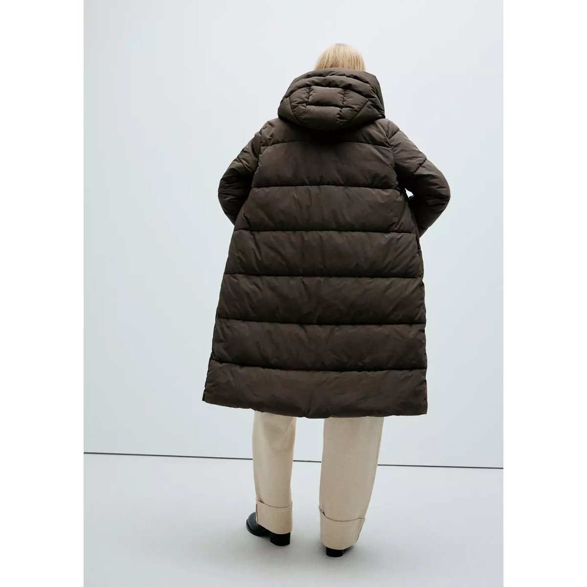 Anorak long matelassé capuche marron moyen, MANGO