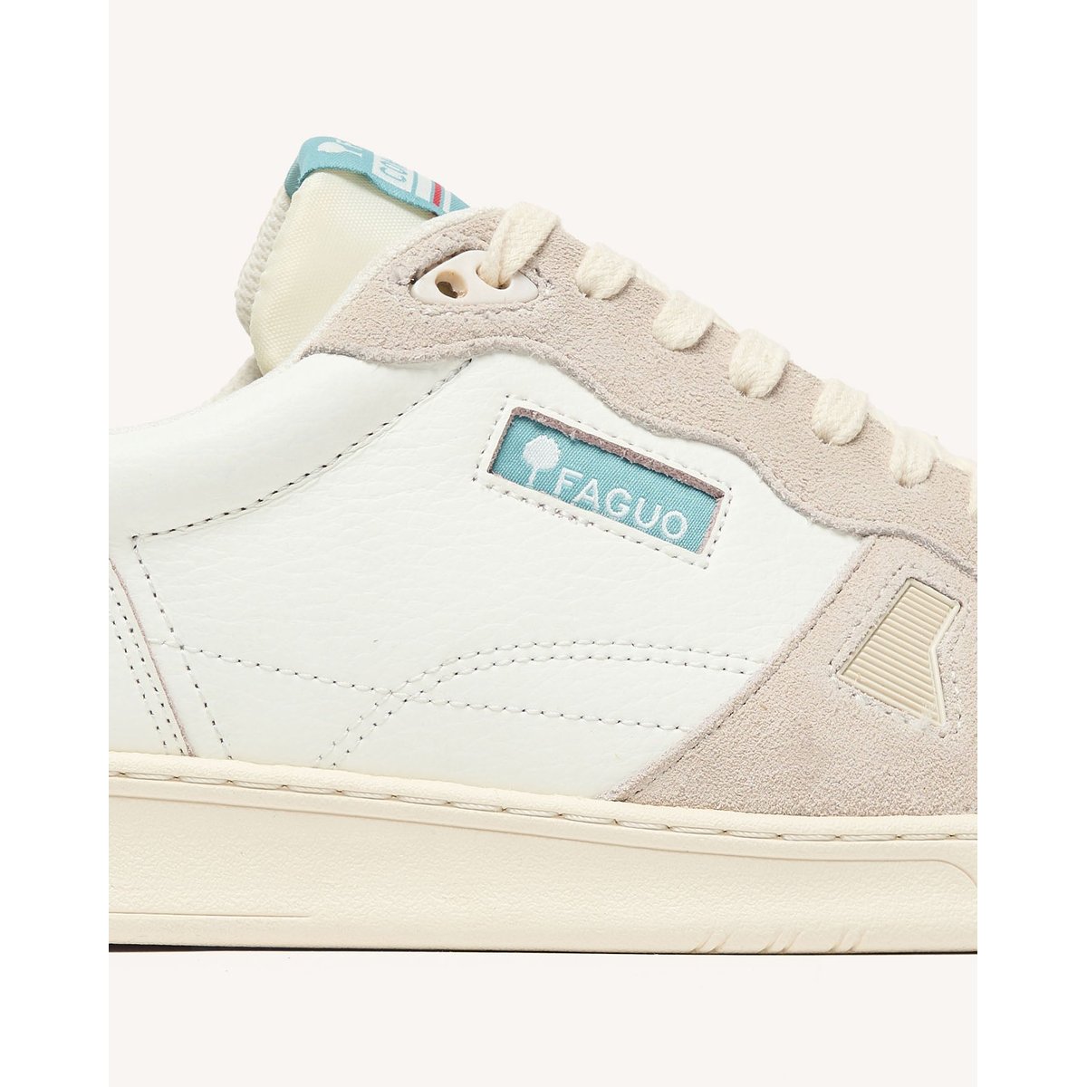 Baskets basses en cuir blanc et bleu, FAGUO