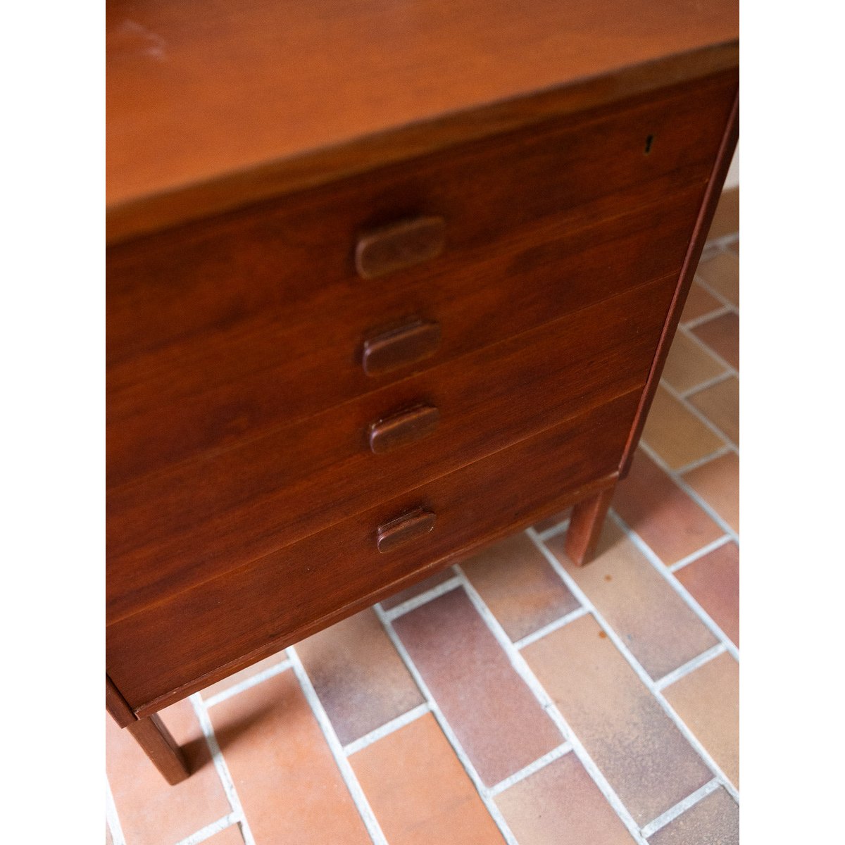 Petite commode bois Olga N°1059 - Bon état bois foncé, DEBONGOUT