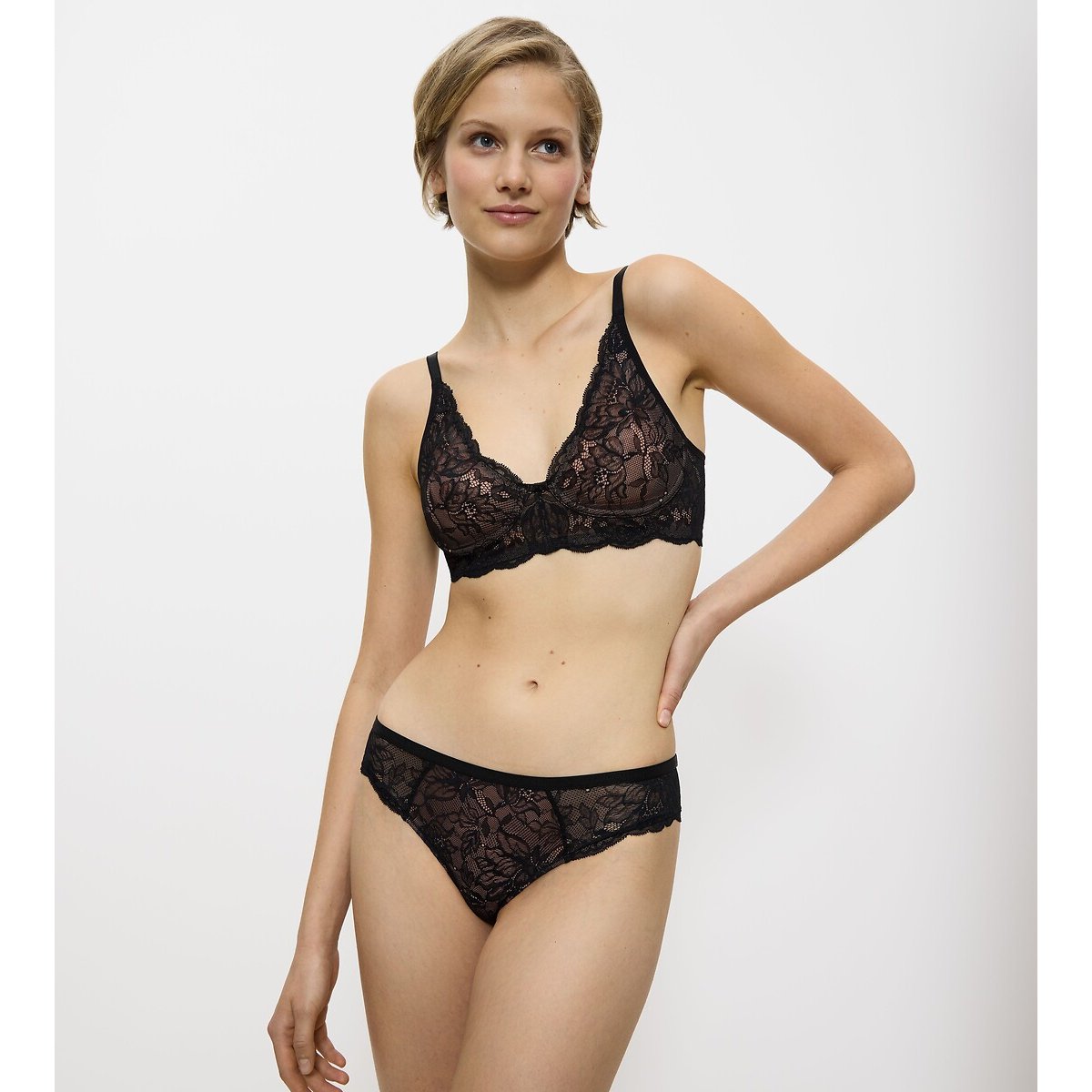 BH zonder beugels, Amourette Charm zwart, TRIUMPH